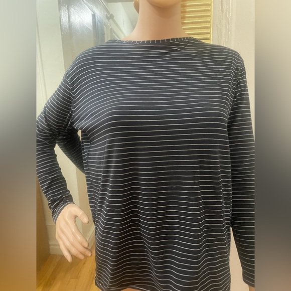 Lululemon Athletica Black and White Striped Long Sleeve Top - Picture 9 of 9